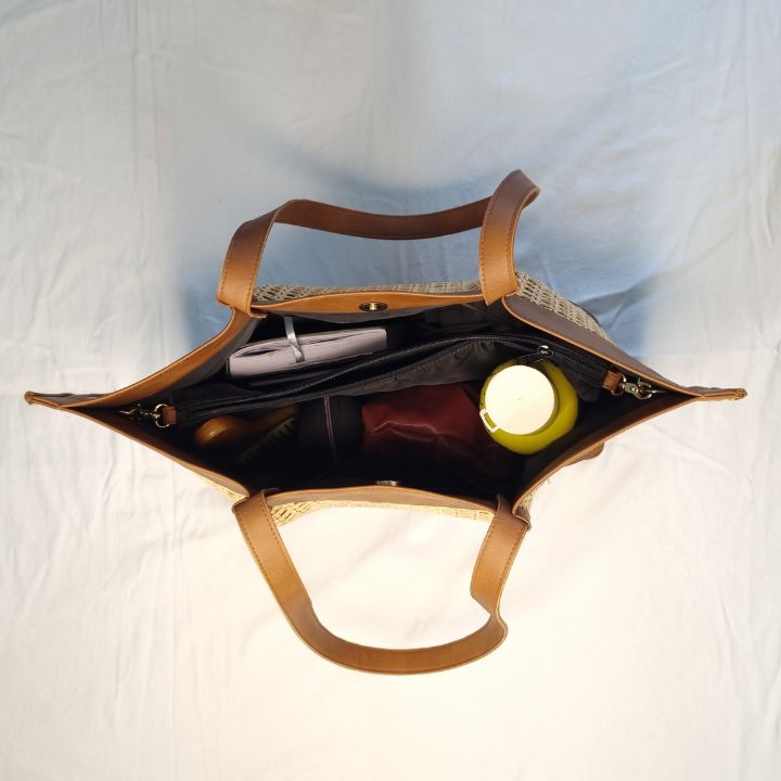 Handwoven straw tote bag for casual and urban lifestyle