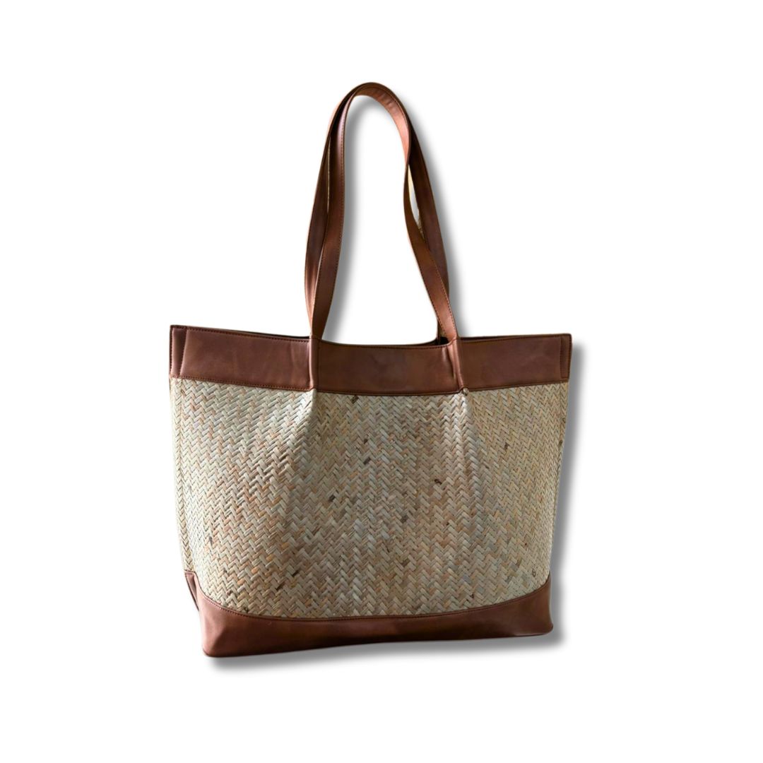 Eco-friendly straw tote bag for daily use in India